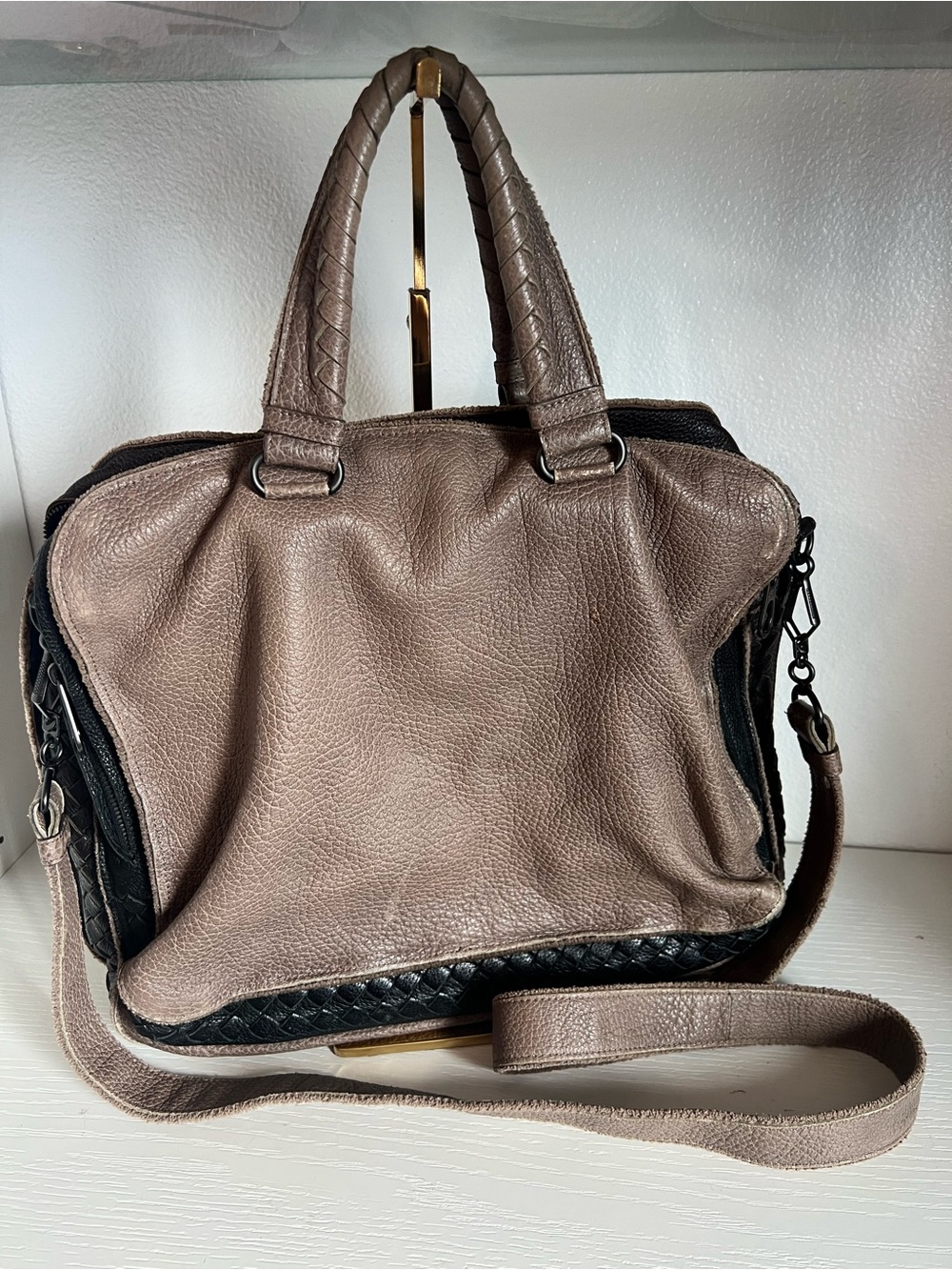 Bottega Veneta Intrecciato leather messenger bag
